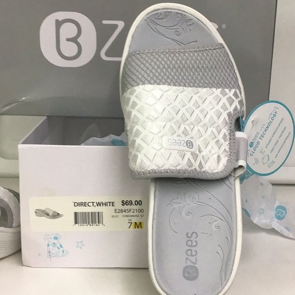 BZEES light feel wedge slip on sandals - Picture 2 of 9